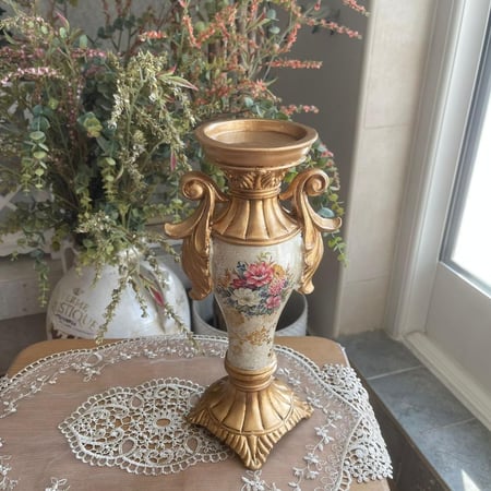ستاند شمعه رويال لون بيج المقاس الوسط | Royal candle stand, beige color, medium size