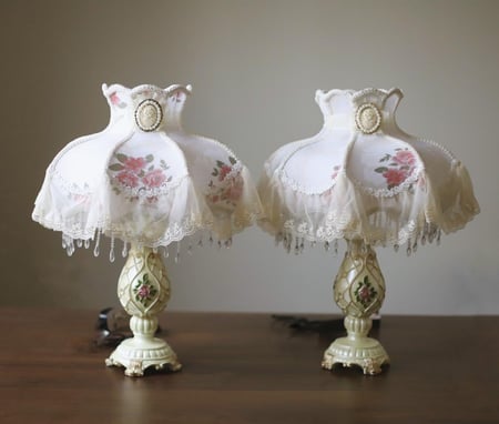 عرض أباجورة مكون من قطعتين | Two pieces Table Lamp set White Color