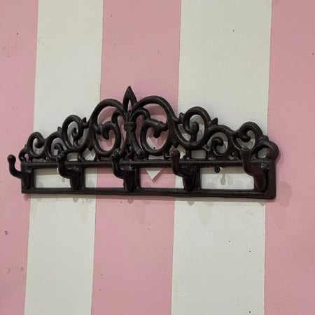 علاق جداري معدني عدد 5 علاقات