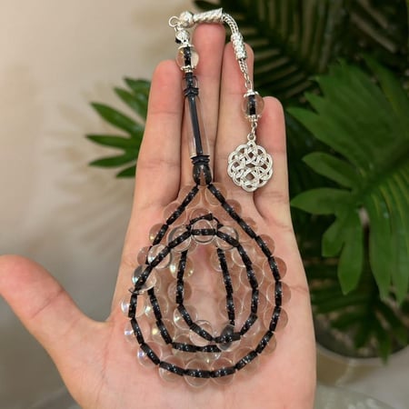 سبحة بكلايت شفافة خيط اسود