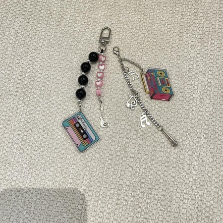 تعليقة موسيقا للشنطة أو الجوال