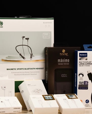 عرض خاص / عدد 2 سلك شاحن اصلي type C to Type C - Type C to I phone USB-C 60W / عدد 2 سماعة Earpods USB-C / شاحن قوي 20 وات / كابل شاحن Beldend مقاوم للإنحناء راس صلب / باور بانك 10000MAH من Maximo / سماعة لاسلكية من Hnuobi سماعة بلوثوث لاسكلية رياضية