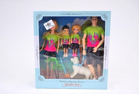 مجموعة دمى عائلية مكونه من 5 أشخاص مع حيوانات