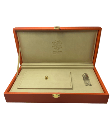 اوقية عود ومسك الختام في علبة فاخرة