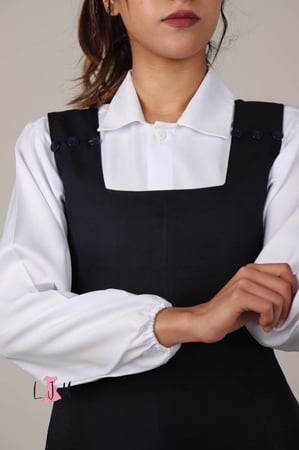 شيال مريول كحلي شيال صدر مربع مع قصات جانبية بدون البلوزه