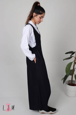 شيال  مريول كحلي شيال حزام مطاط من الجانبين بدون البلوزه