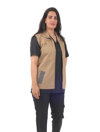 سديري مطرز بشعار وزارة الصحة للجنسين