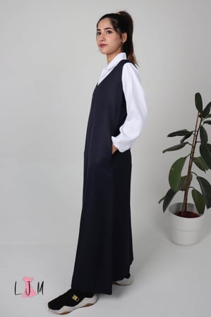 مريول شيال  كحلي شيال صدر شكل سبعه مع ازرار بدون البلوزه