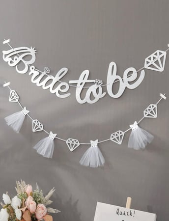 زينه حائط مكونه من قطعتين باللون االفضي