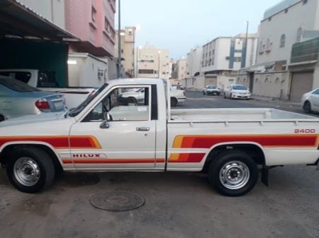 خط شطرطون هايلوكس 1988