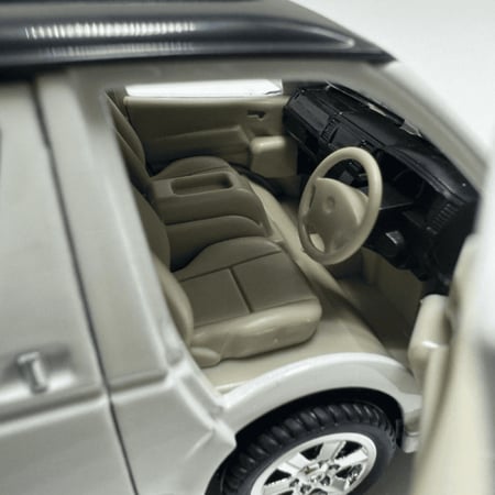 مجسم سيارة حديد تويوتا هايس موديل 2020 م / 361837