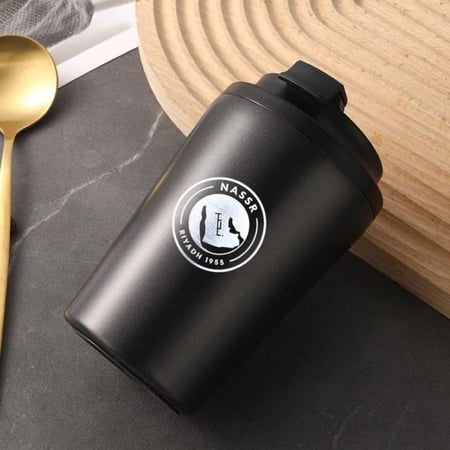 مق النصر – كوب قهوة حراري أنيق لعشاق النصر