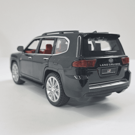 مجسم سيارة حديد تويوتا لاندكروزر LC300 (2021+)