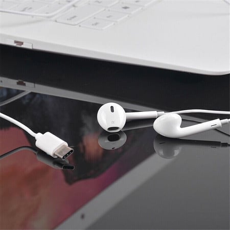سماعة ايفون 15 و16 منفذ تايب سي الجديدة (USB-C)