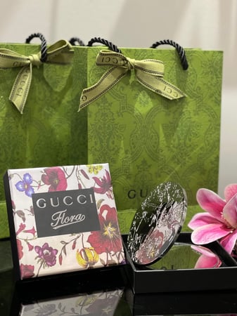 مراية قوتشي مع البوكس والكيس