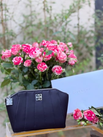 شنطة جفنشي مع بوكس