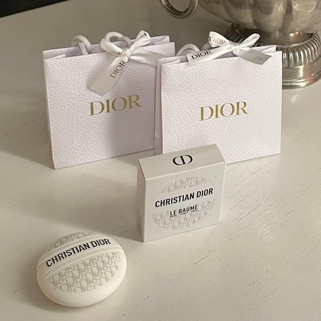 لوشن ديور لليدين مع الكيس كبير