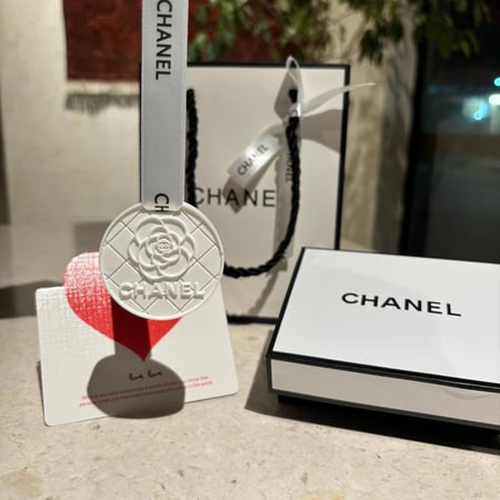 تعليقة شانيل