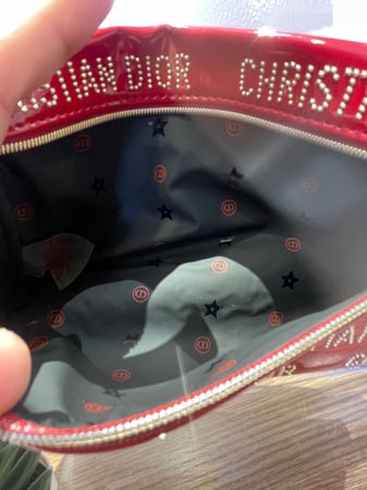 شنطة ديور أحمر مع الكيس