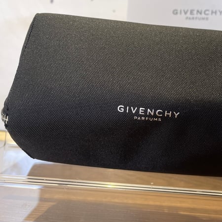 شنطة جفنشي  مع بوكس