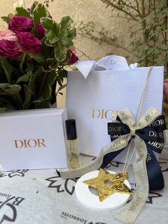 تعليقة فواحة حجر من ديور  مع البوكس والكيس