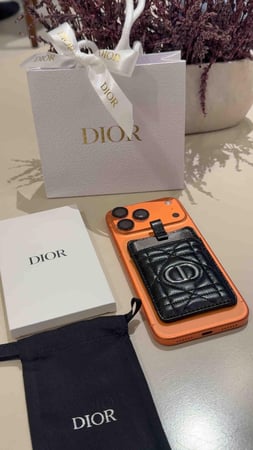 حامل بطاقات من الجلد الراقي مع مراية من ديور مع الكيس والبوكس