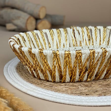 طبق حبال ابيض ذهبي بيضاوي - متجر سلة المواسم