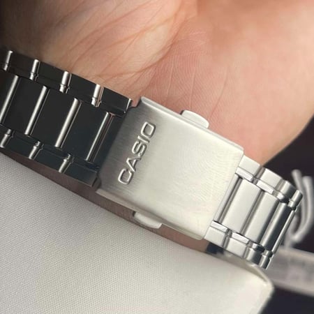 ساعة كاسيو أسود تاريخ يوم | MTP-1239D-1ADF