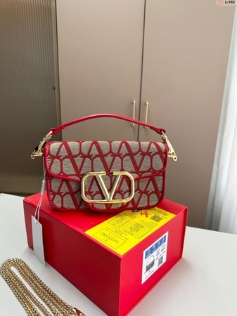 شنطة فالنتينو