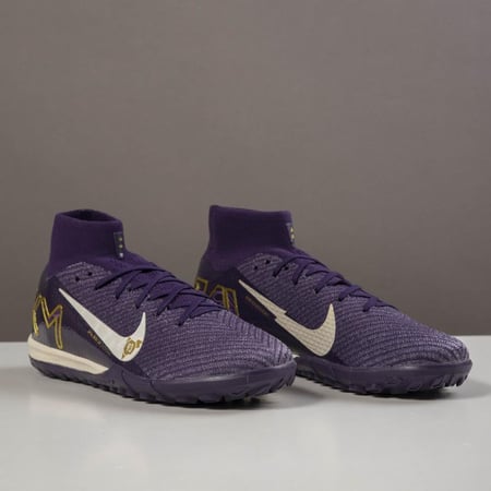 جزمة كرة قدم Nike