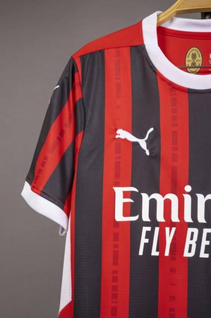 قميص ميلان الاساسي 2024/2025