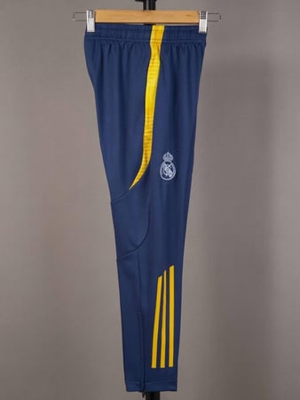 طقم تمارين ريال مدريد 2025