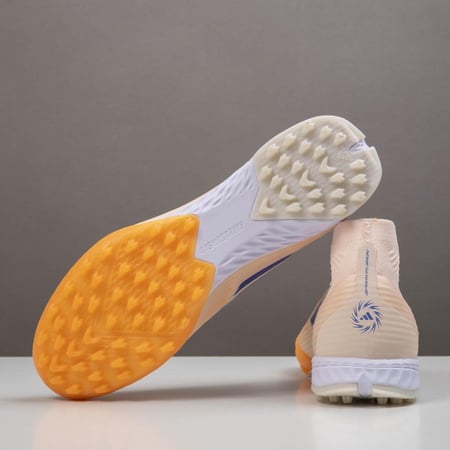 جزمة كرة قدم Adidas