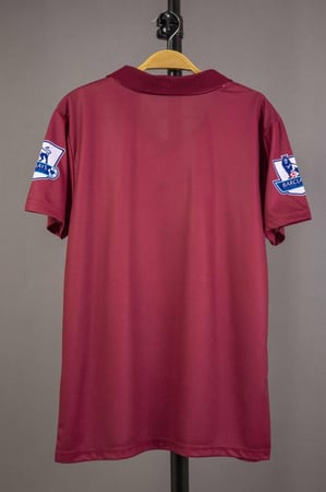 طقم ارسنال الاساسي 2005