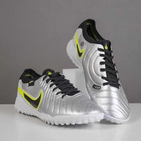 جزمة كرة قدم Nike