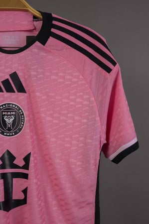 طقم انتر ميامي الاساسي 2024/2025