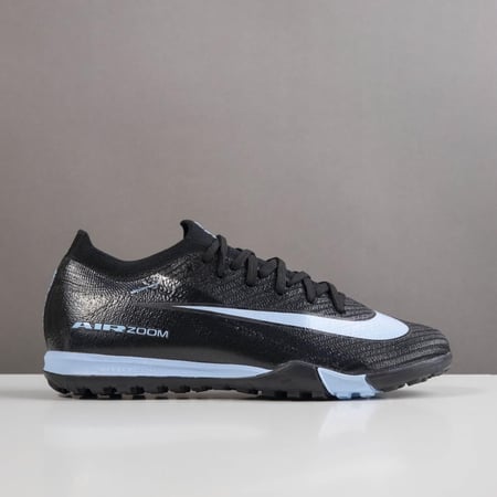 جزمة كرة قدم Nike