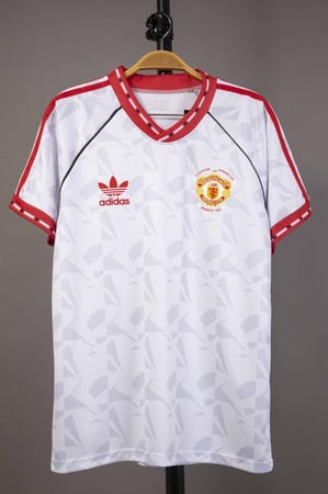 طقم مانشيستر يونايتد كلاسيكي 1991