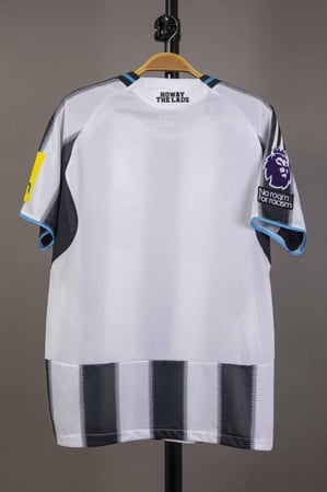 طقم نيوكاسل الاساسي 2025/2026