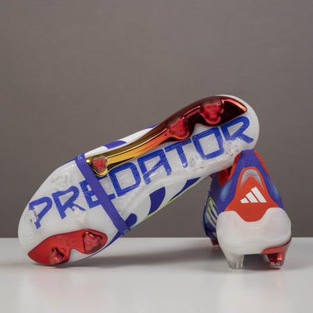جزمة كرة قدم Adidas