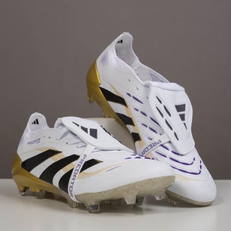 جزمة كرة قدم Adidas