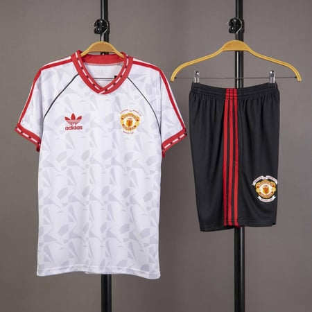 طقم مانشيستر يونايتد كلاسيكي 1991