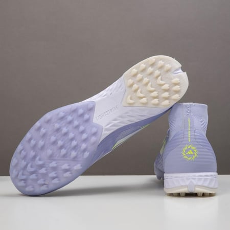 جزمة كرة قدم Adidas