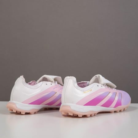 جزمة كرة قدم Adidas