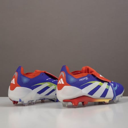 جزمة كرة قدم Adidas