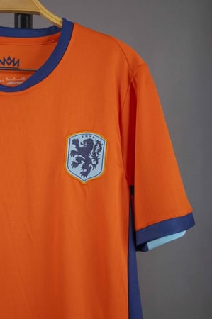 طقم منتخب هولندا الاساسي 2024/2025