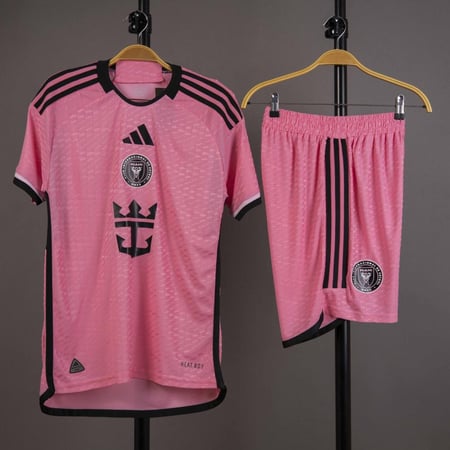 طقم انتر ميامي الاساسي 2024/2025