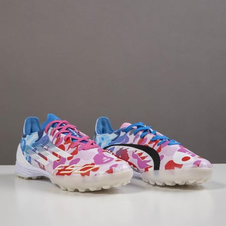 جزمة كرة قدم Adidas