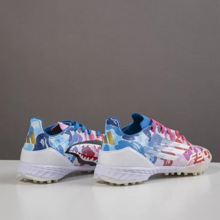 جزمة كرة قدم Adidas