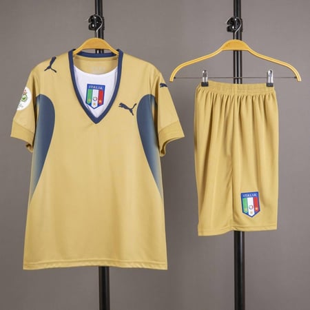 طقم منتخب ايطاليا 2006